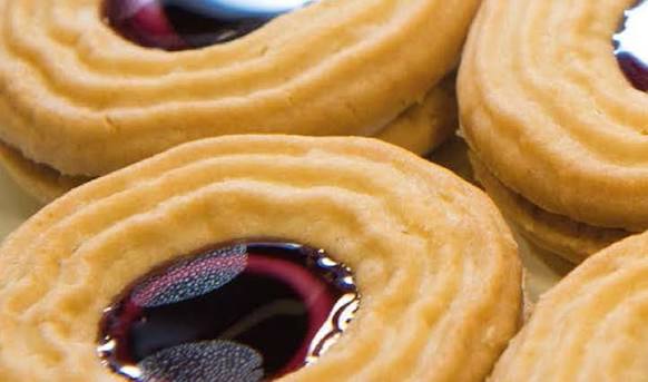 Singoalla Kex -Singoalla Shortbread Cookie with raspberry filling.